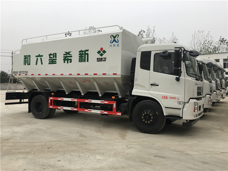 散装饲料运输车发车新希望六和！